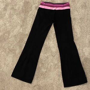 Lululemon Regular 6 Groove Pants with Pink striped waistband Medium Rise
